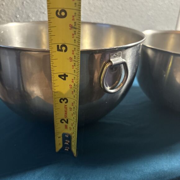 Nesting Mixing Bowls Set of 3 Metal with thumb rings 8”, 7” & 5.5” - Picture 15 of 16